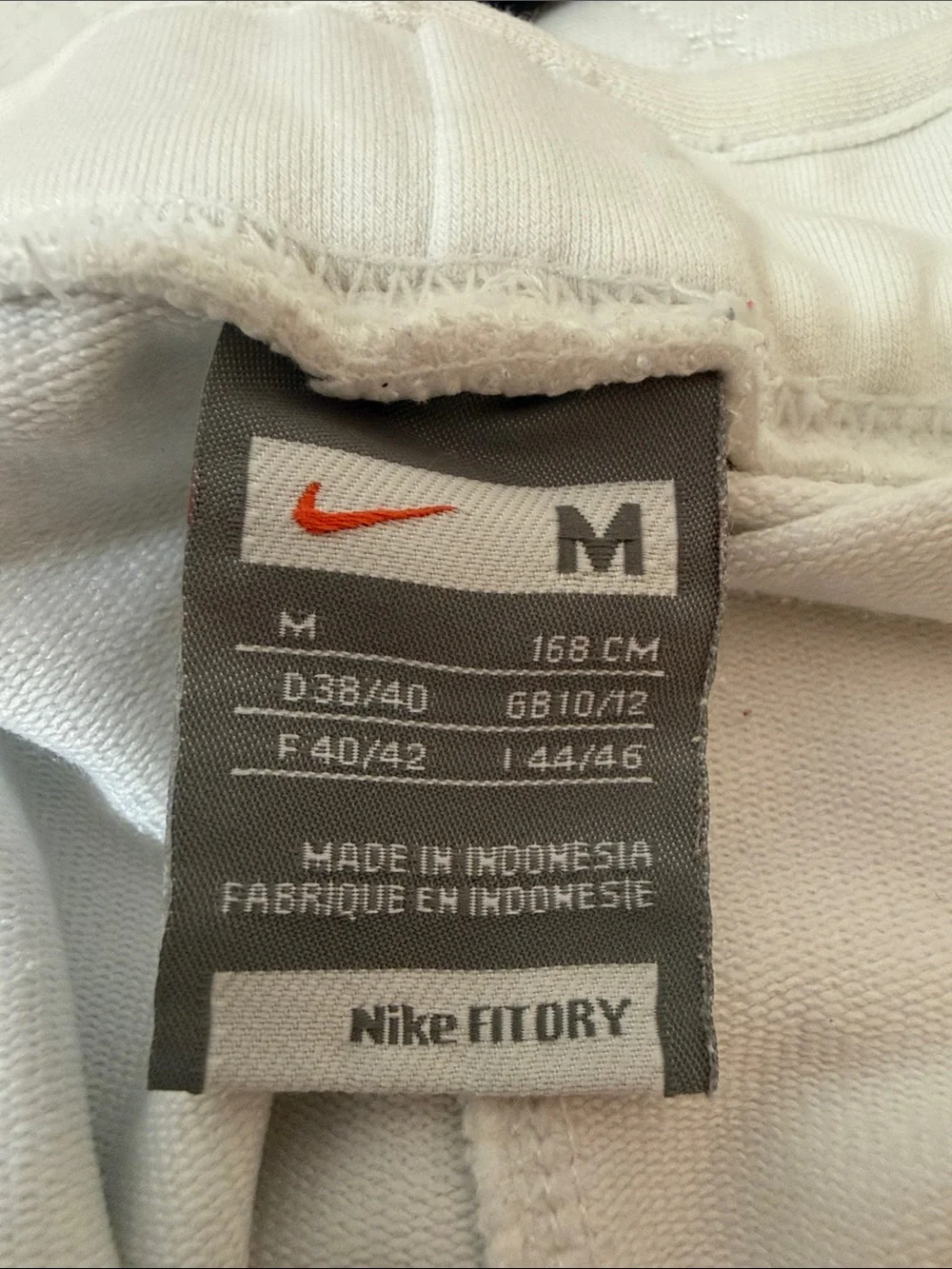 Nike White Women’s Drawstring Capri Joggers Size Medium